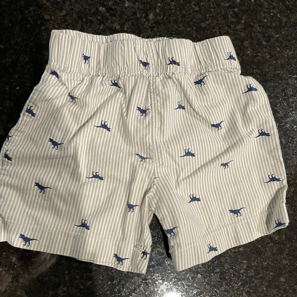 Carter’s toddler Dinosaur Shorts, Size 18 months